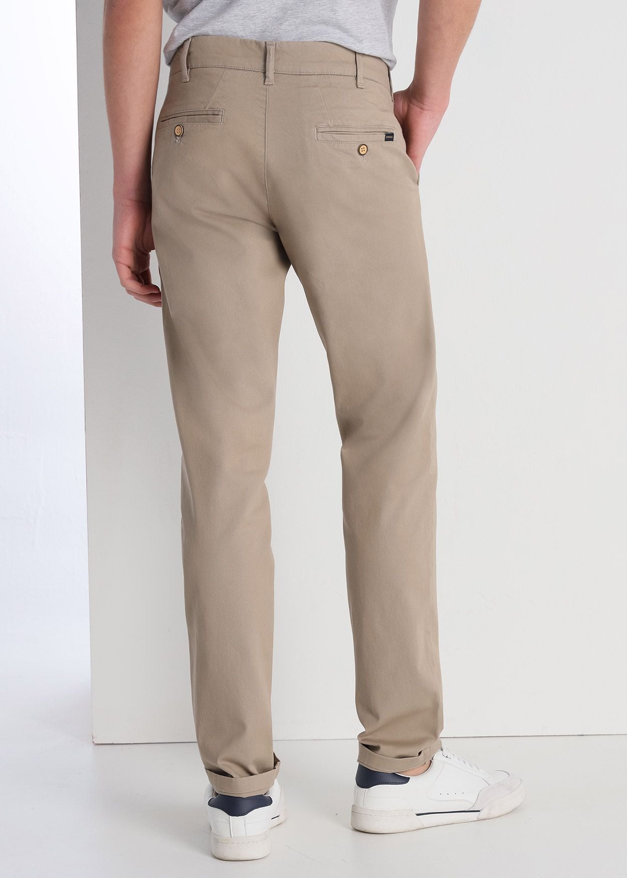 8001-Brave Pantalon Chino Caja Media Regular 185