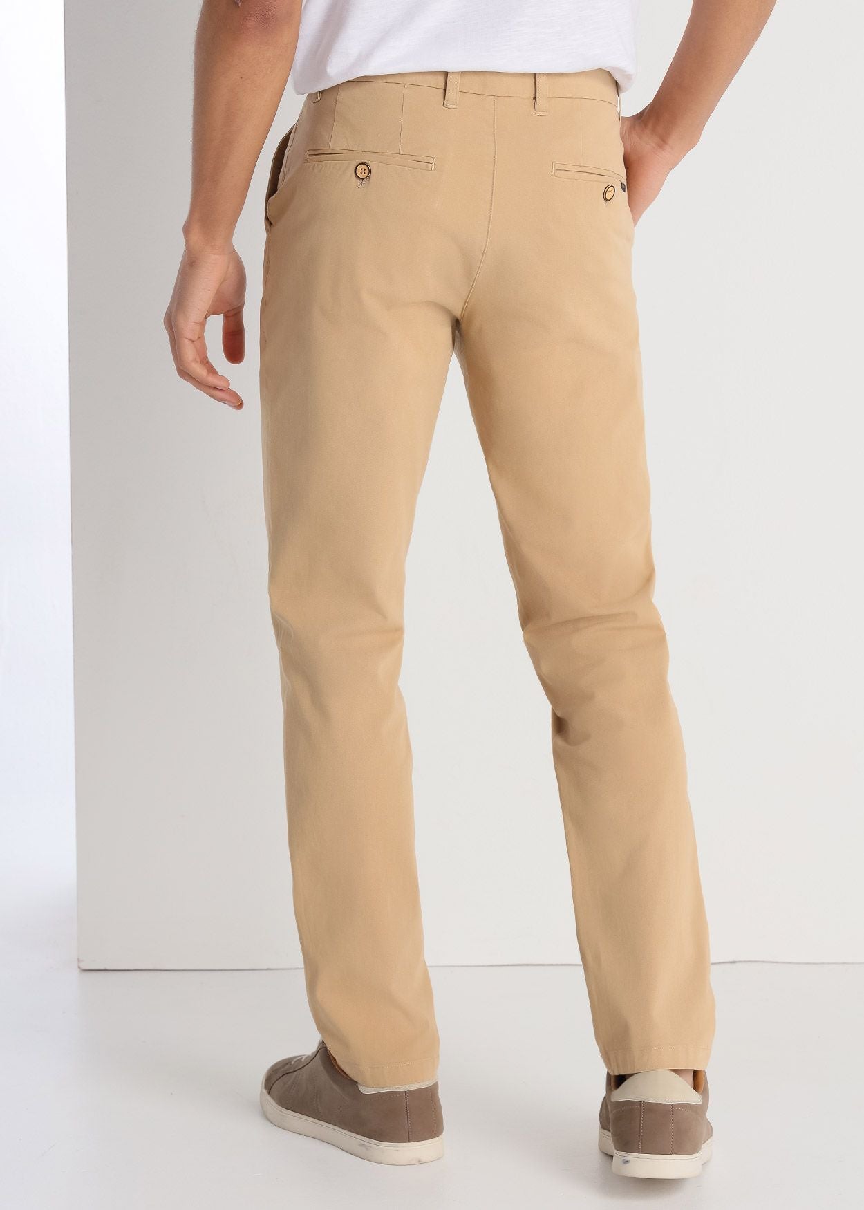 8001 Slim-Luxe Pantalon Chino Caja Media Slim 282