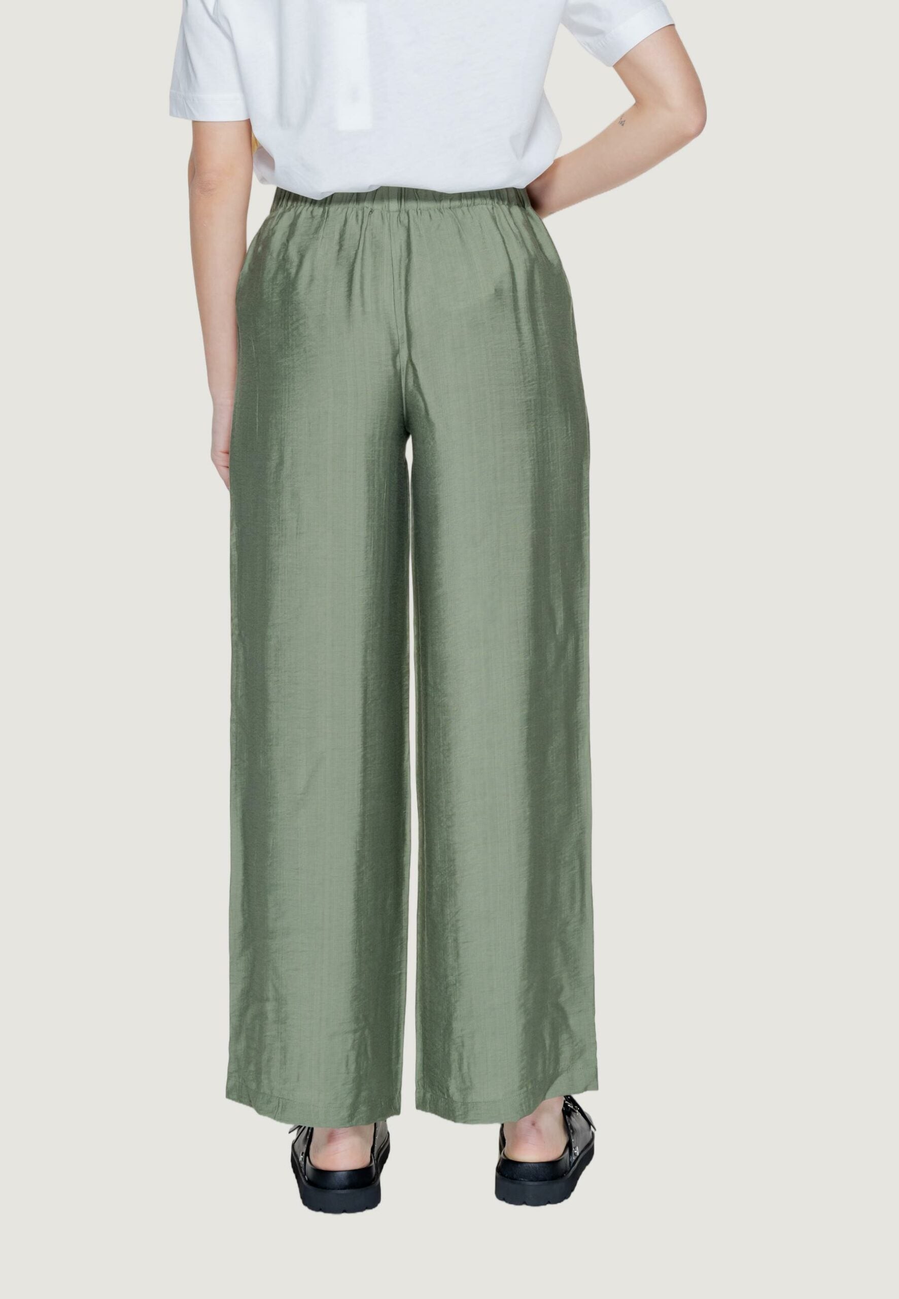 Pantalón 15319204 de Only Onlzabbi Paula Hw Pant Life  Wvn Deep Lichen Green